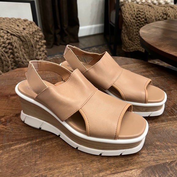 Sorel Shoes - Sorel Joanie III Slingback [Honest Beige/White]